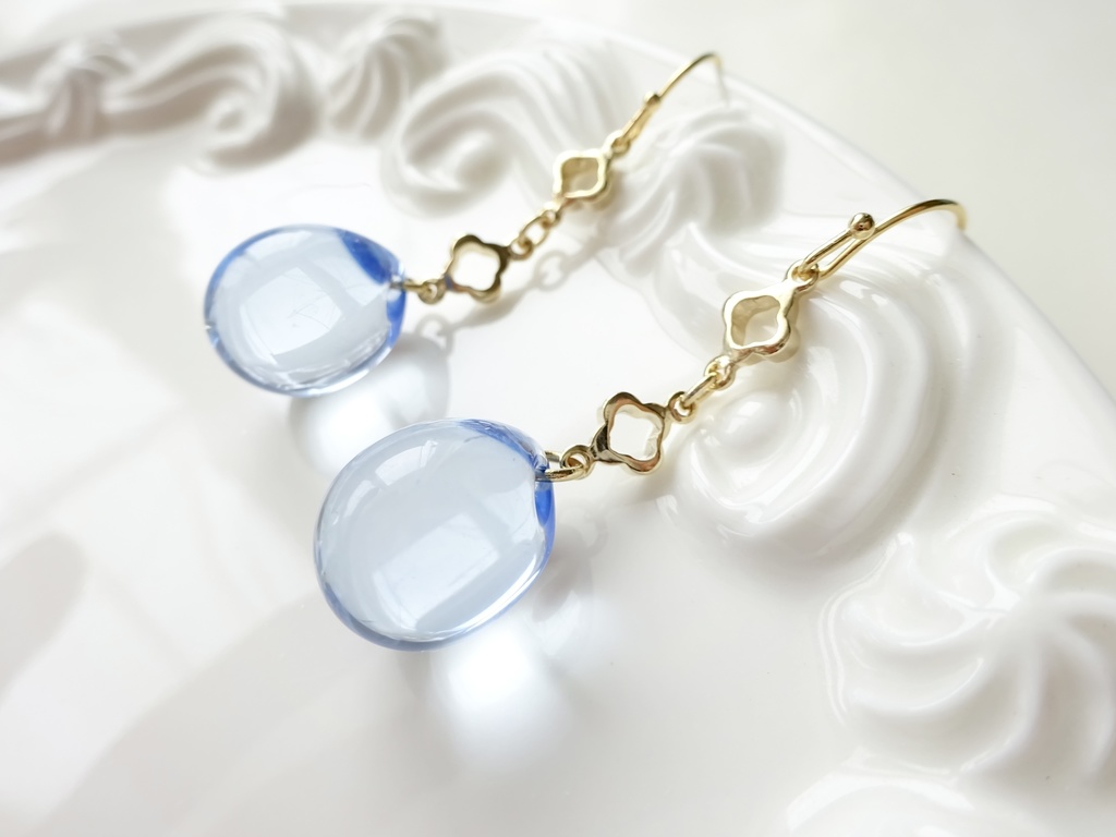 サマーレイン・ピアス・ブルー(イヤリングOK)