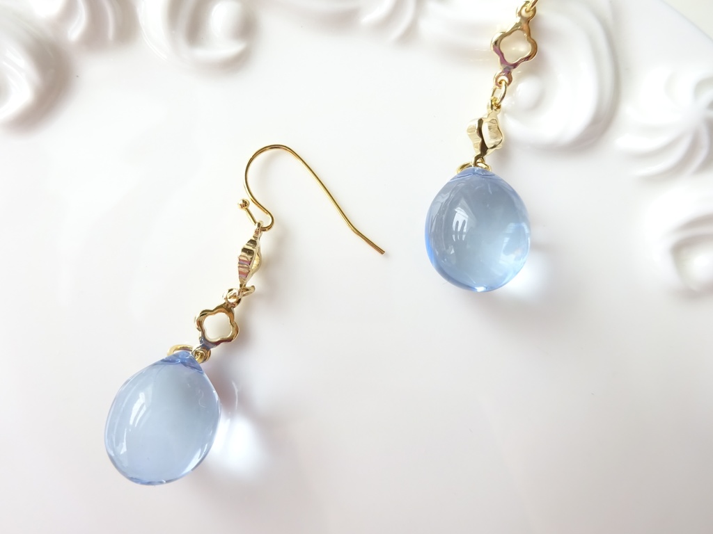 サマーレイン・ピアス・ブルー(イヤリングOK)