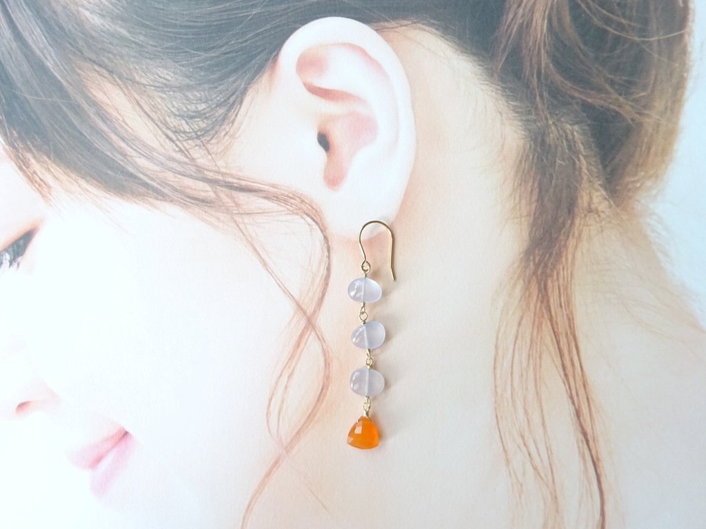 天然石・カーネリアン&ブルーカルセドニーK14gfピアス・夏の夕暮れ