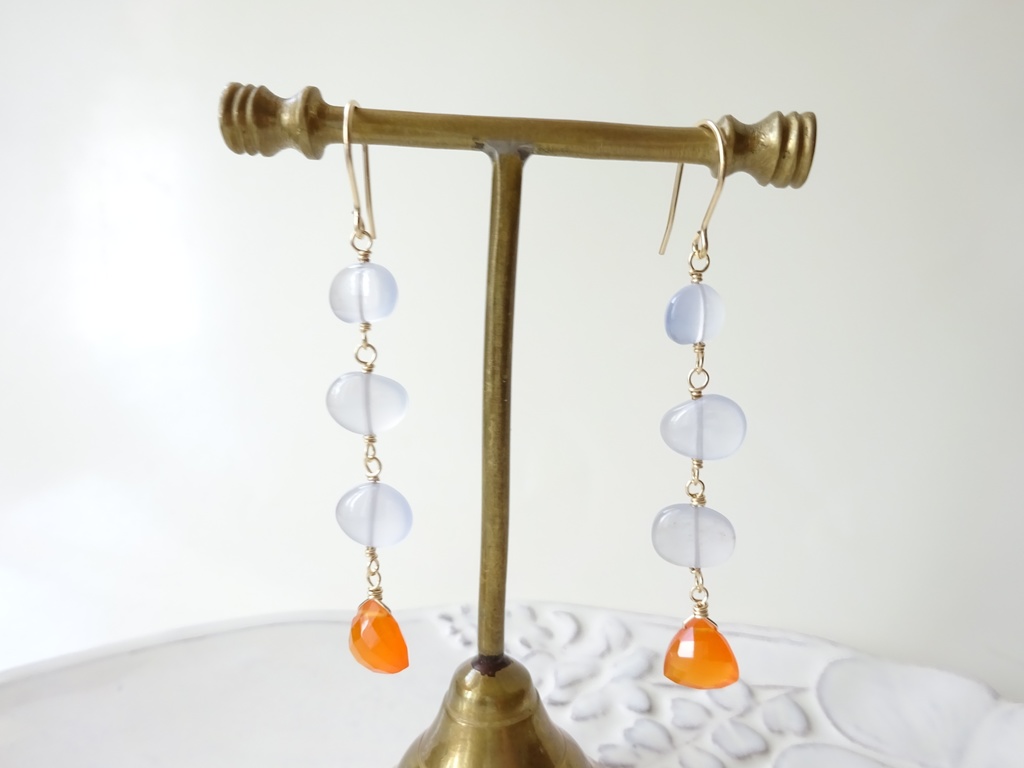 天然石・カーネリアン&ブルーカルセドニーK14gfピアス・夏の夕暮れ