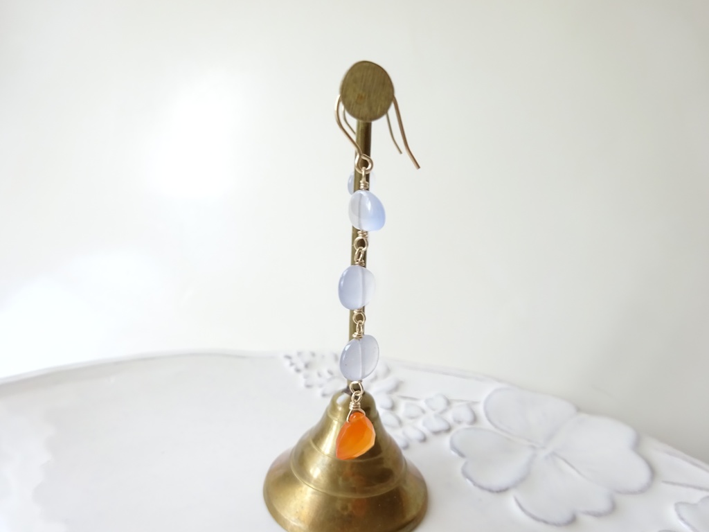 天然石・カーネリアン&ブルーカルセドニーK14gfピアス・夏の夕暮れ