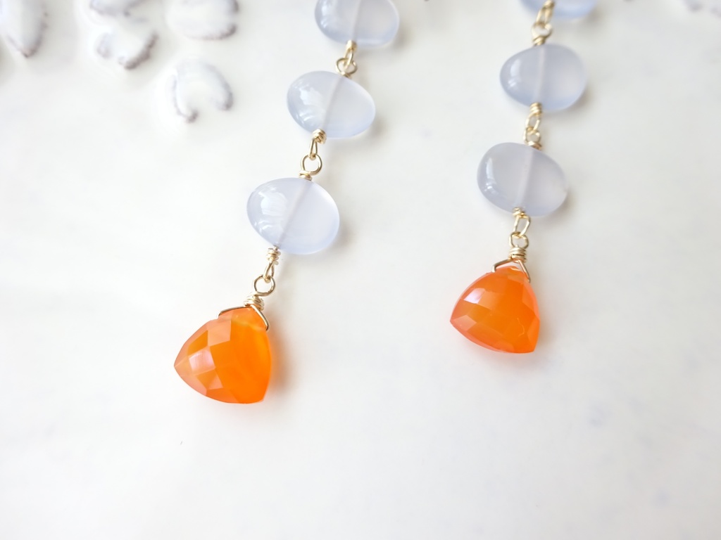 天然石・カーネリアン&ブルーカルセドニーK14gfピアス・夏の夕暮れ