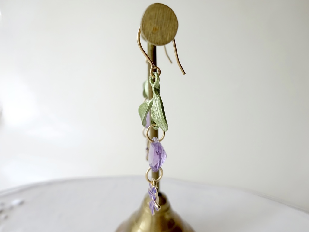 天然石アメジスト・摘みたてスミレのピアス(イヤリングOK)