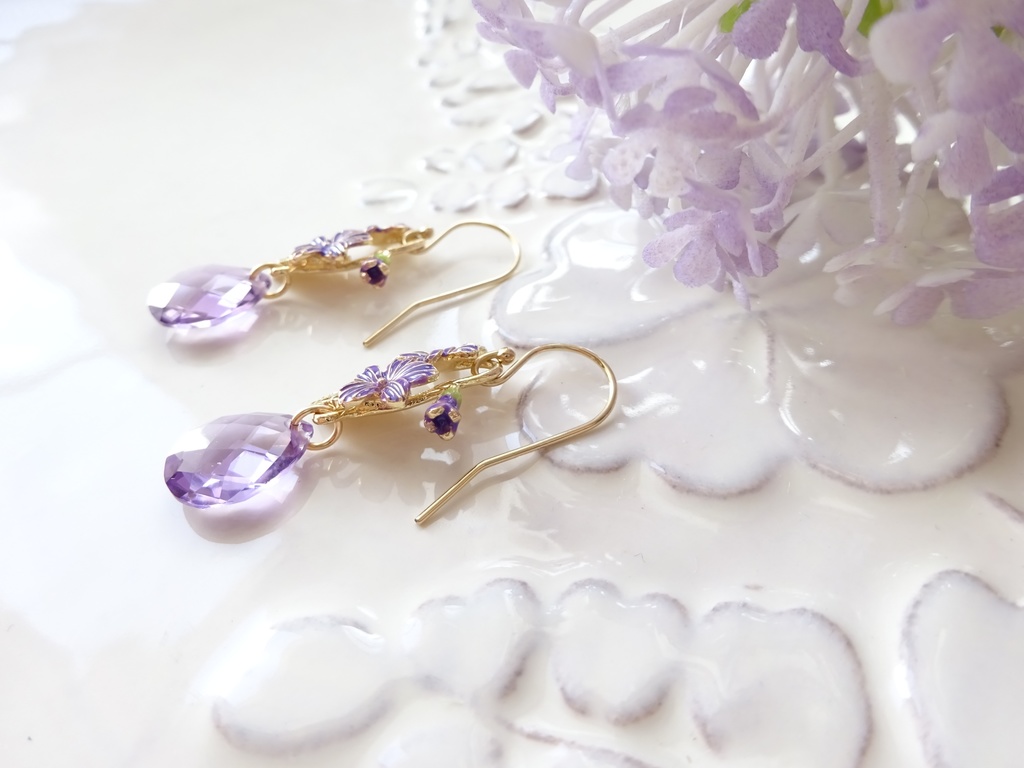 天然石アメジスト花束すみれピアス・(イヤリングOK)
