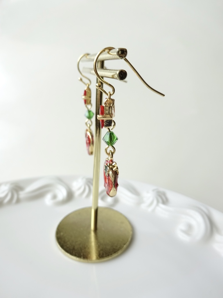 苺のドーナツピアス(イヤリングOK)