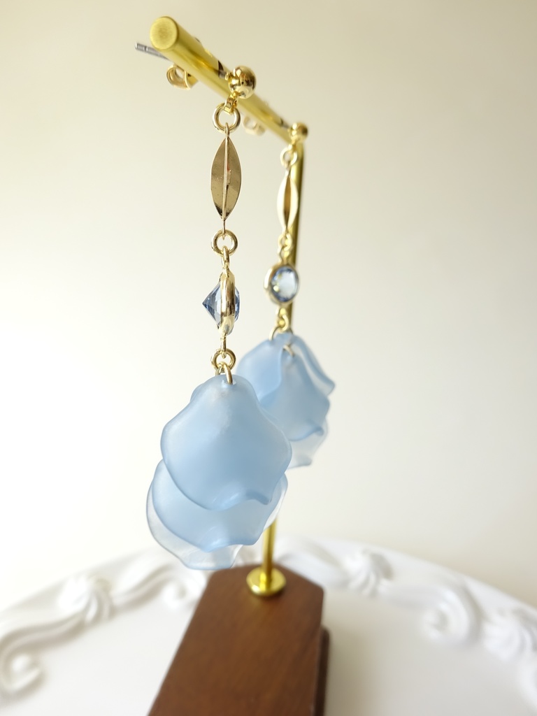 ローズフリルピアス/D・ブルー(イヤリング0K)