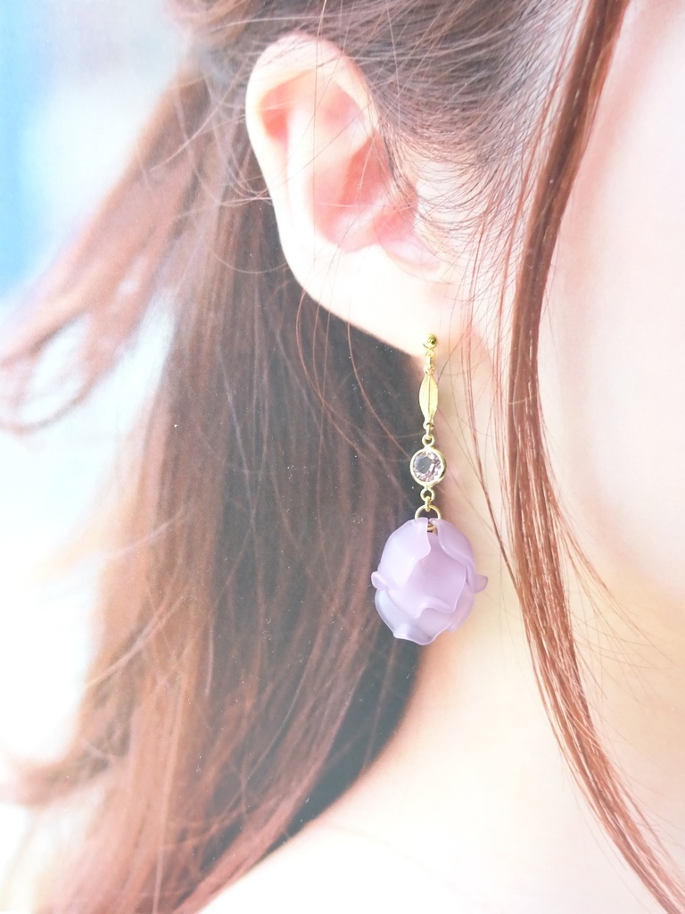 ローズフリルピアス/D・パープル(イヤリング0K)