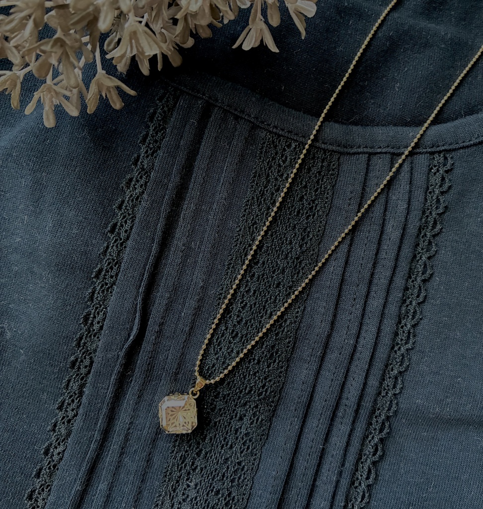 カテドラル ウィンドウ・グレージュ