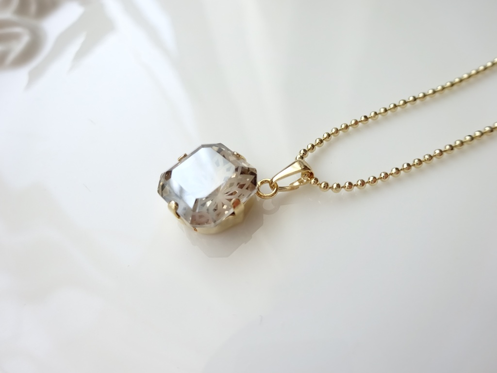 カテドラル ウィンドウ・グレージュ