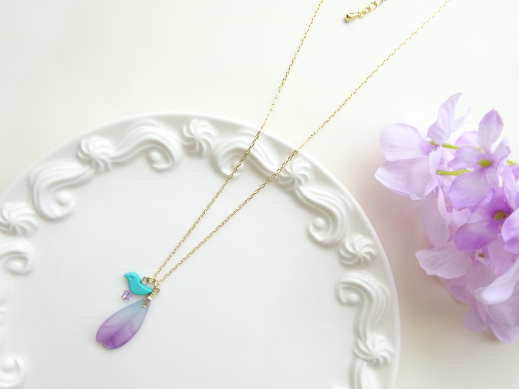 メルヘンフェザーネックレス