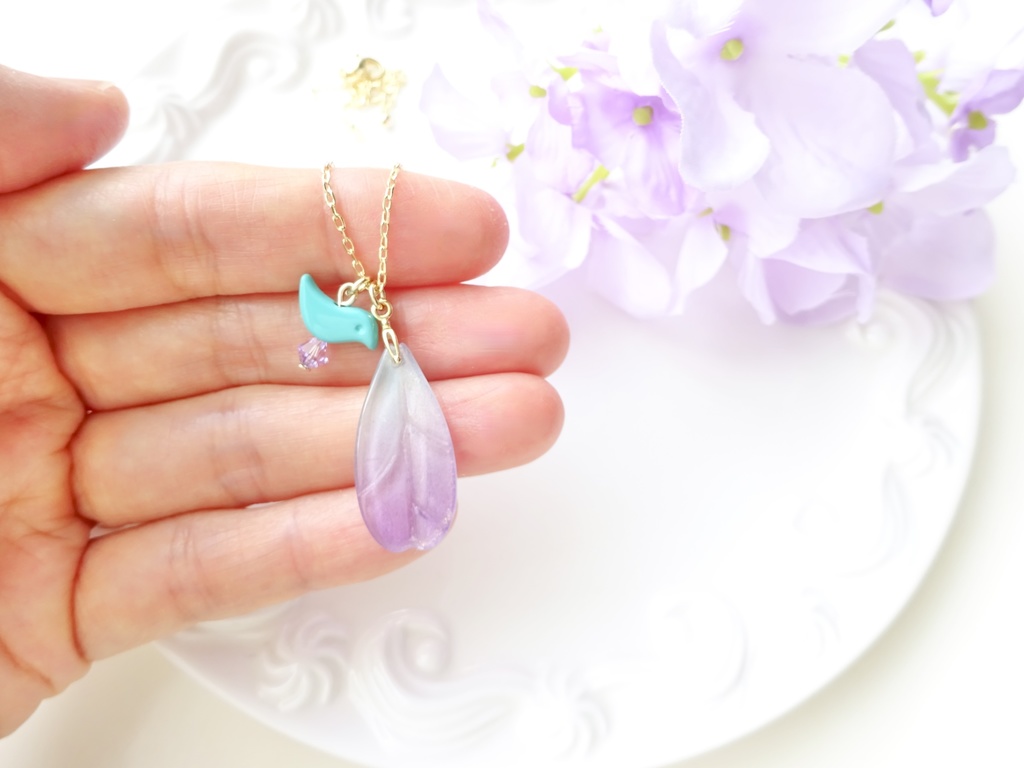 メルヘンフェザーネックレス