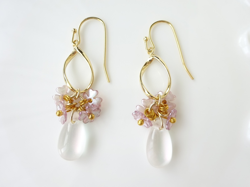 ウィンタークローバー(イヤリングOK)