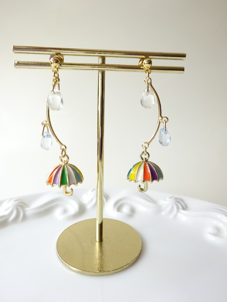 雨の降る日のピアス2(イヤリングOK)