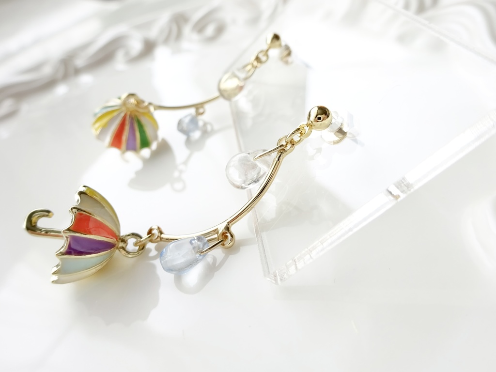 雨の降る日のピアス2(イヤリングOK)