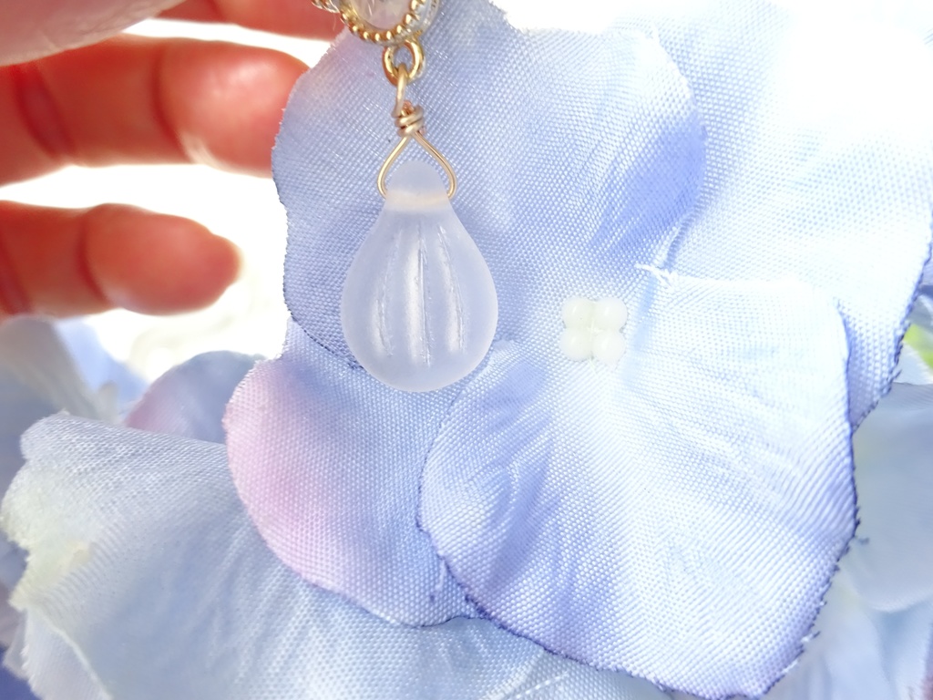 ミルキークローバーピアス(イヤリングOK)