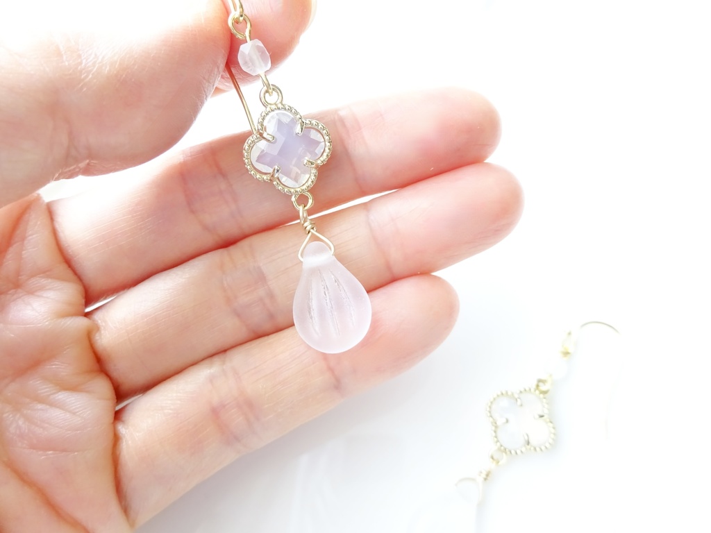 ミルキークローバーピアス(イヤリングOK)