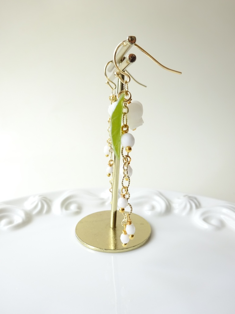 再販*5月の鈴蘭のピアス(イヤリングOK)