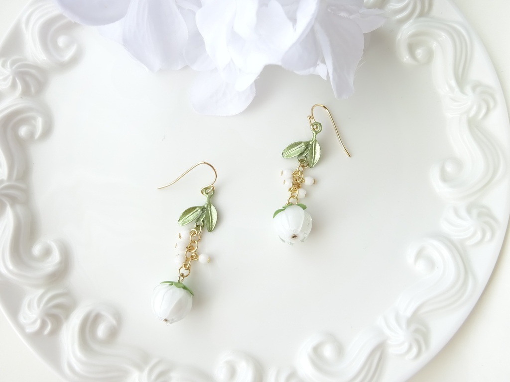 再販*ガラスの鈴蘭のピアス