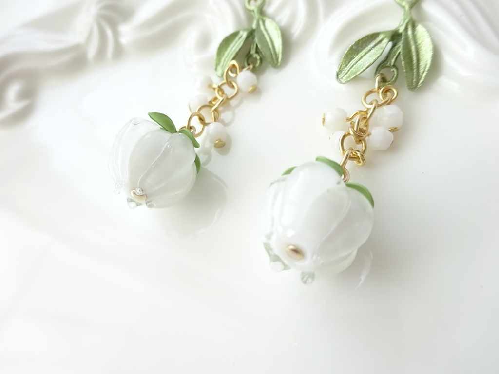 再販*ガラスの鈴蘭のピアス