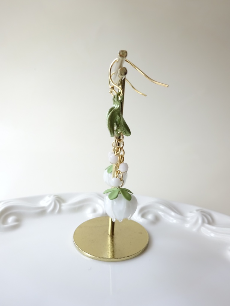 再販*ガラスの鈴蘭のピアス