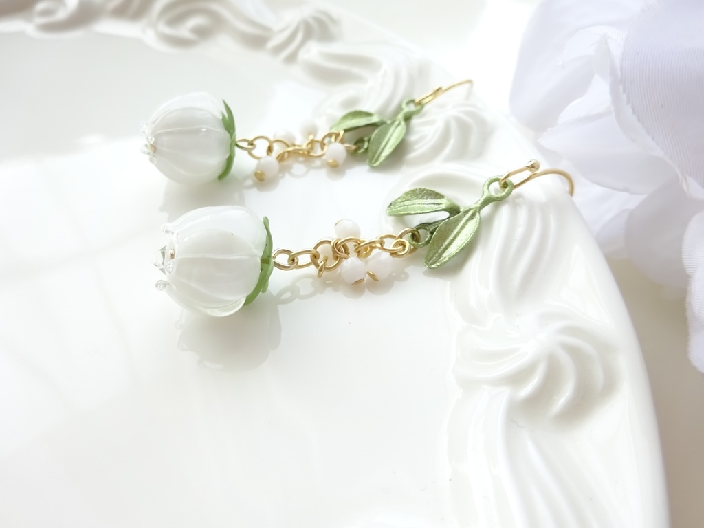 再販*ガラスの鈴蘭のピアス