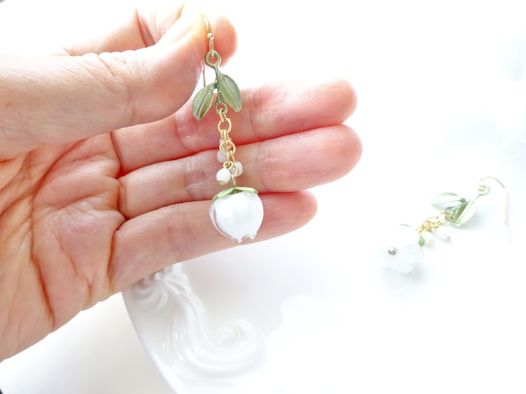 再販*ガラスの鈴蘭のピアス