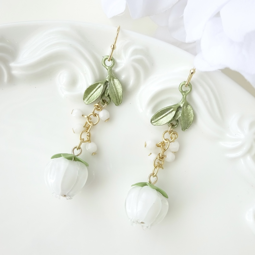 再販*ガラスの鈴蘭のピアス