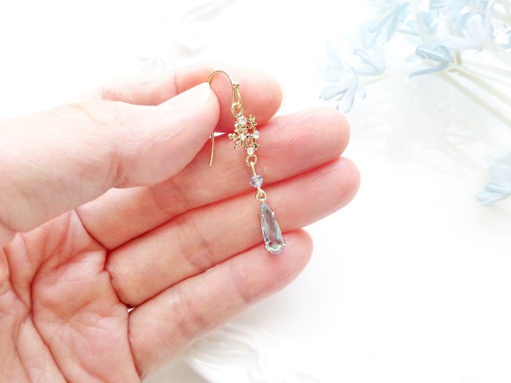 晴れた日のスノーフレークピアス(イヤリングOK)