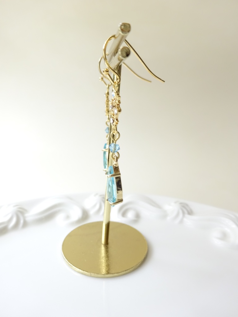 晴れた日のスノーフレークピアス(イヤリングOK)