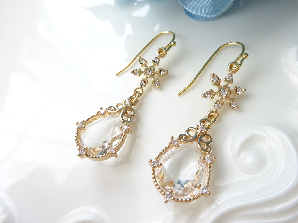 スノープリンセス・ピアス(イヤリングOK)