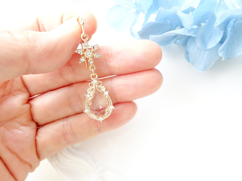 スノープリンセス・ピアス(イヤリングOK)