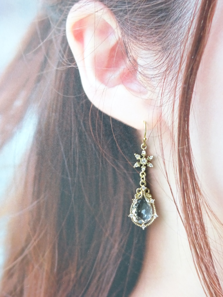 スノープリンセス・ピアス(イヤリングOK)