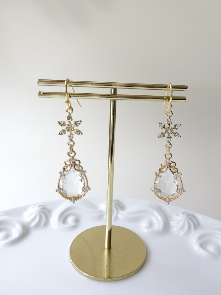 スノープリンセス・ピアス(イヤリングOK)