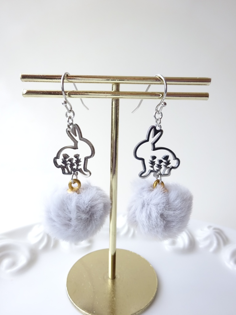 ふわふわフラワーラビット・グレー(ピアスのみ)