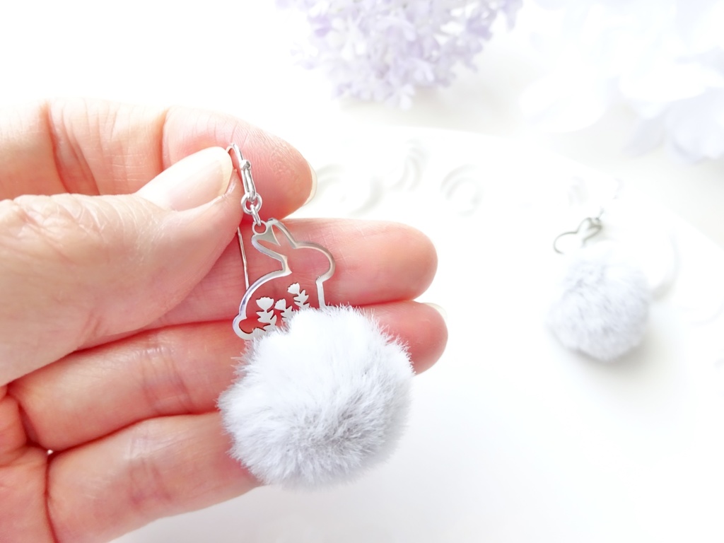 ふわふわフラワーラビット・グレー(ピアスのみ)