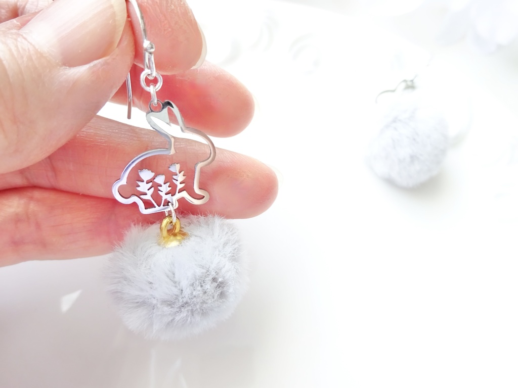 ふわふわフラワーラビット・グレー(ピアスのみ)