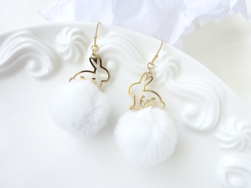 ふわふわフラワーラビット白(イヤリングOK)