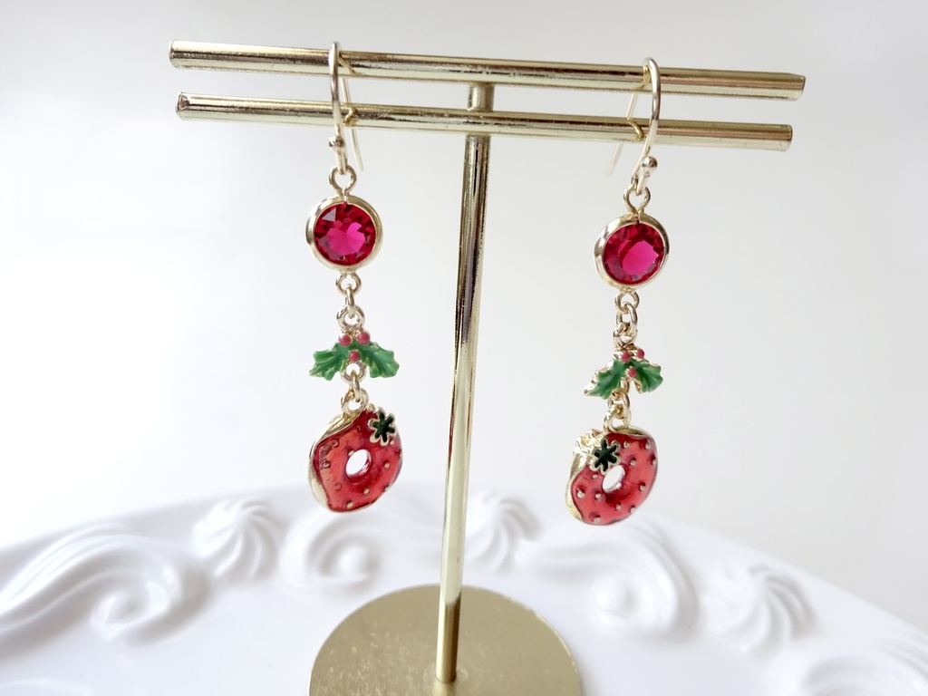 苺のクリスマスドーナツ(イヤリングOK)