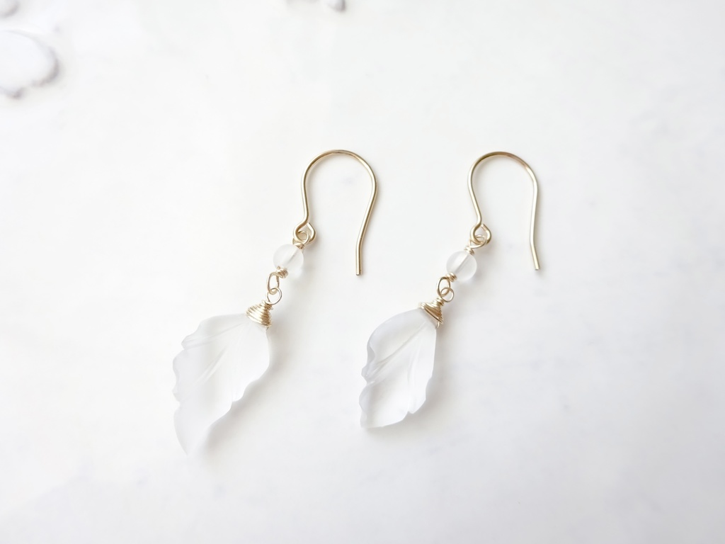 天然石&K14gf 水晶のフロストリーフB ピアス(イヤリングOK)