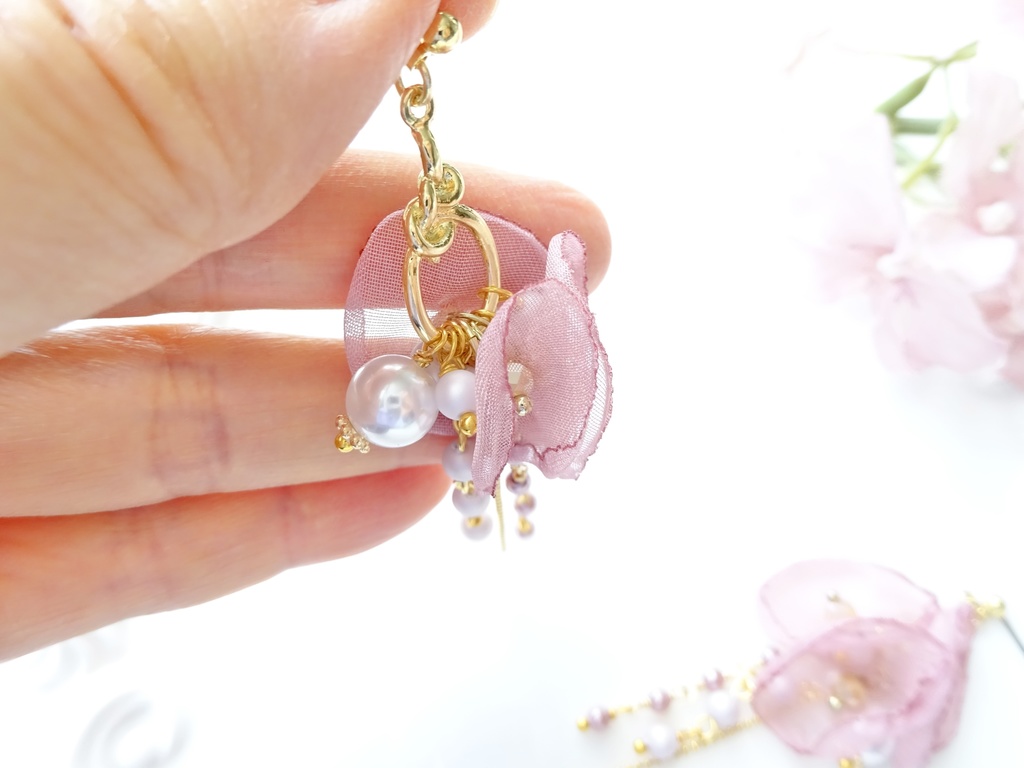 ピンクポピーの花束ピアス(イヤリングOK)