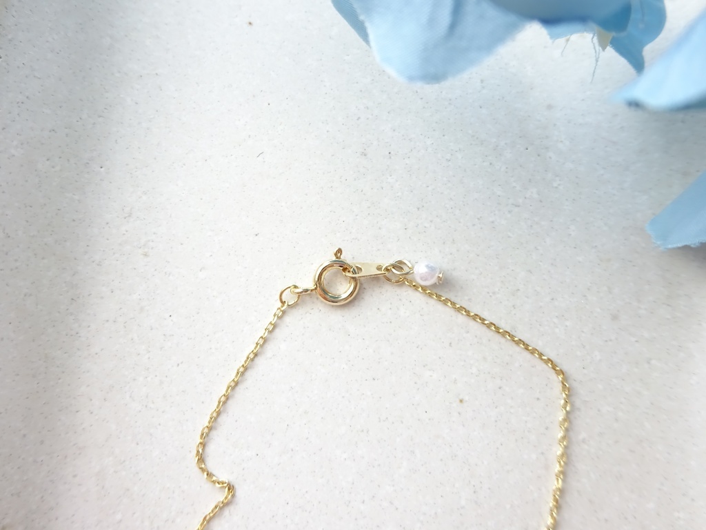 再販【天然石】白猫シェルネックレス