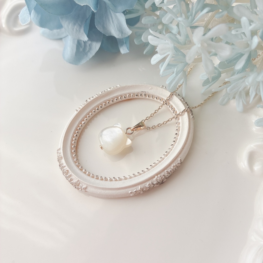 再販【天然石】白猫シェルネックレス