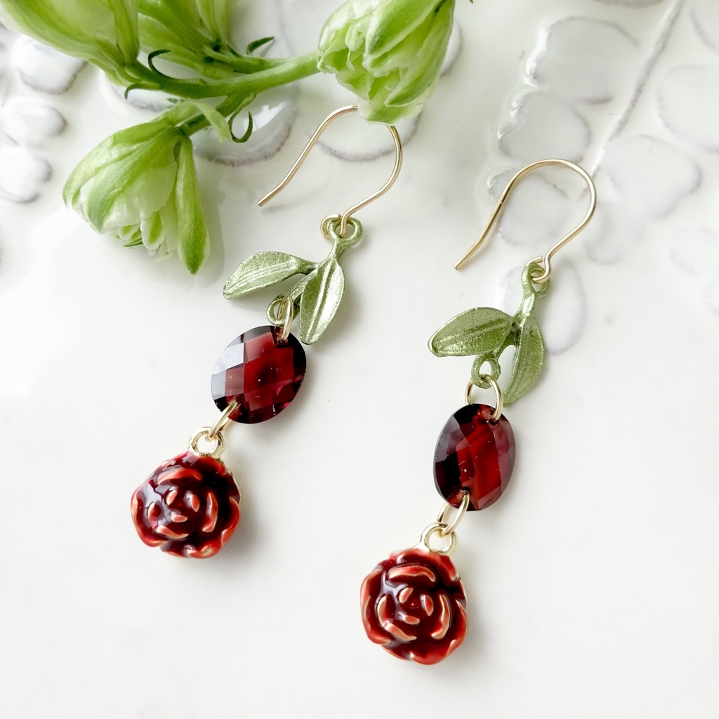 天然石ガーネット赤薔薇のピアス(イヤリング0K)