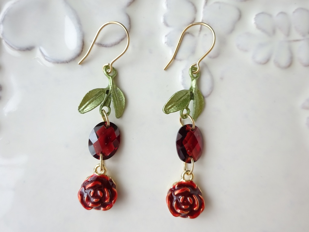 天然石ガーネット赤薔薇のピアス(イヤリング0K)