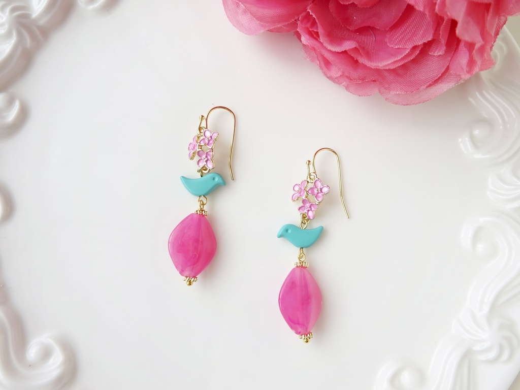 春告鳥のピアス(イヤリングOK)