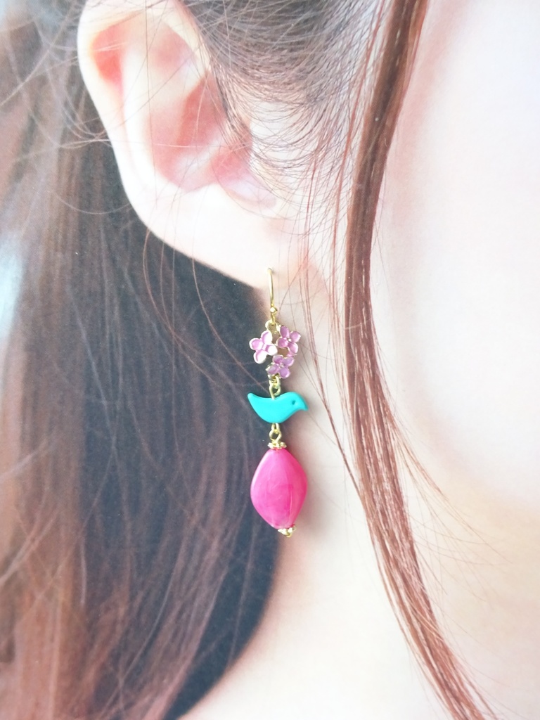 春告鳥のピアス(イヤリングOK)