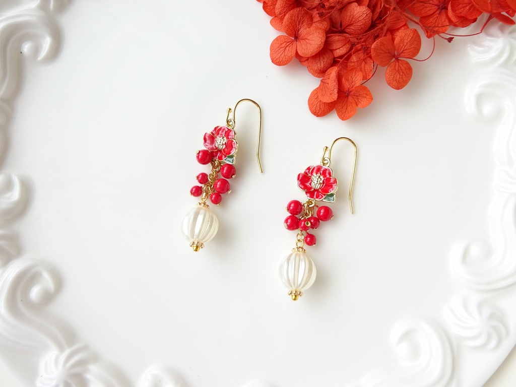 赤椿のピアス(イヤリングOK)