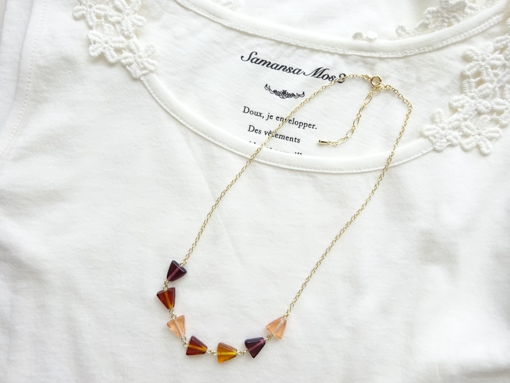 三角ガラスのネックレス・ブラウン