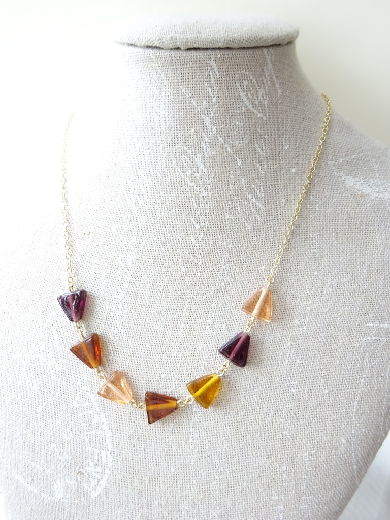 三角ガラスのネックレス・ブラウン