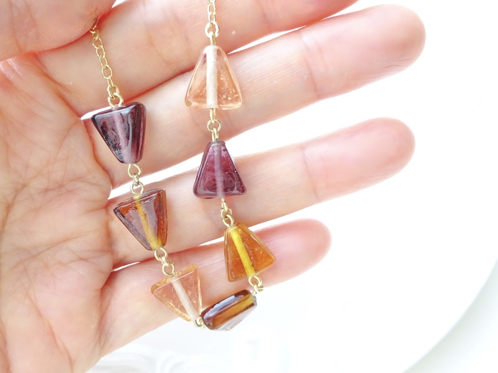 三角ガラスのネックレス・ブラウン